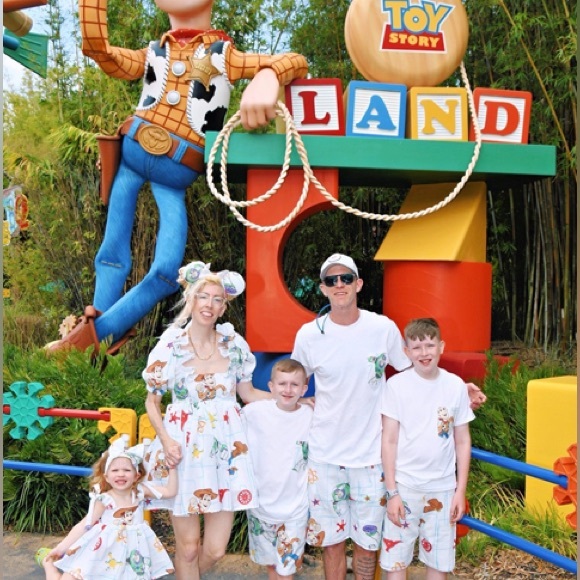 New York Couture *One of a Kind* VINTAGE Reworked Toy Story Pocket T-Shirt - Picture 5 of 6